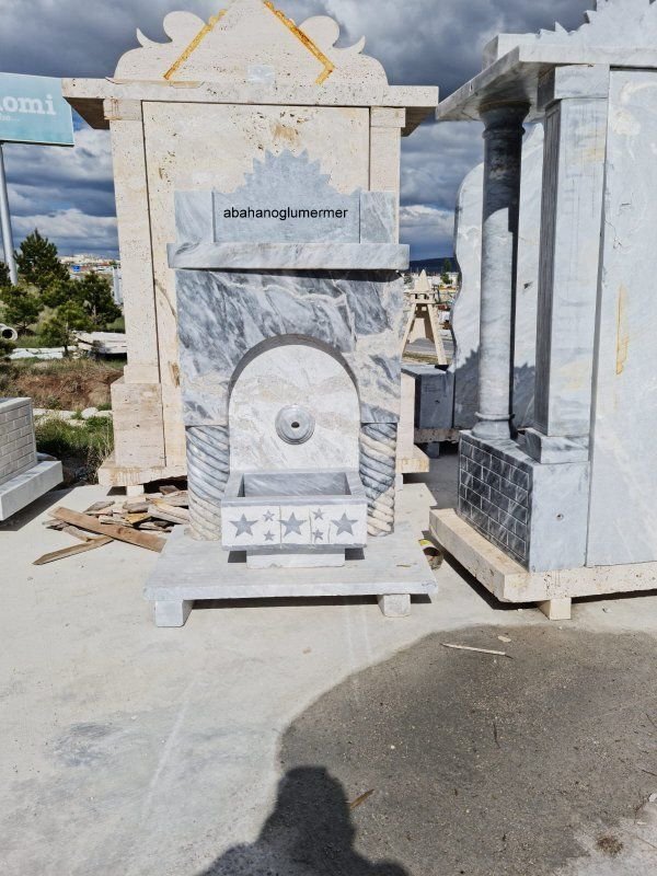 Mermer hayır çeşmesi