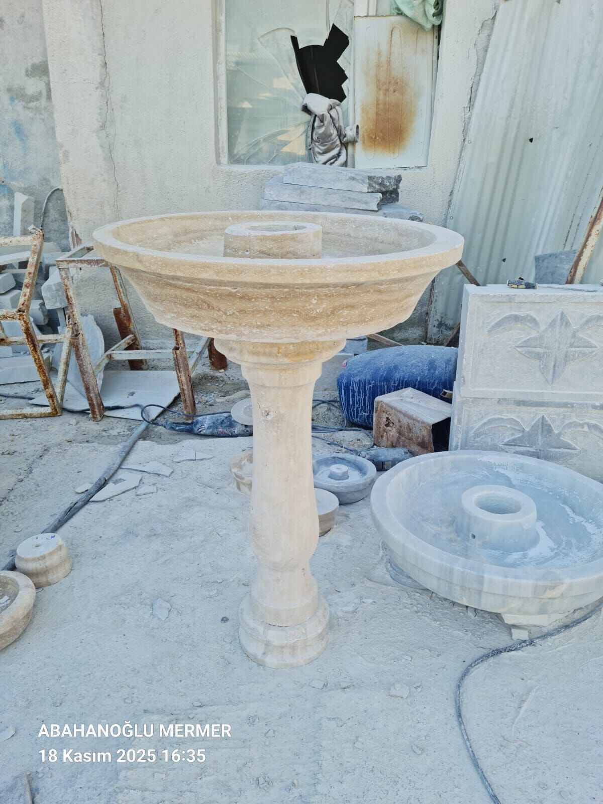 Mermer Süs Havuzu, Mermer Süs Havuzları, Mermer Fıskiye, Mermer Fıskiyeler, Mermer Havuz, Mermer Fıskiye Modelleri, Mermer Fıskiye Fiyatları, Bahçe Süs Havuzu, Bahçe Süs Havuzları, Bahçe Fıskiyesi, Bahçe Fıskiyeleri, Bahçe Şelalesi Mermer, Bahçe Havuzları